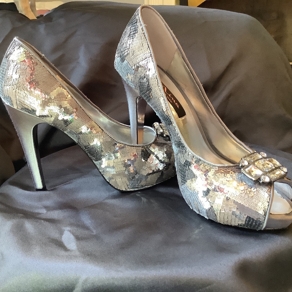 Nina New York Silver Sexy Sequin Sparkle Peep Toe heel Pumps-fancy eye catcher